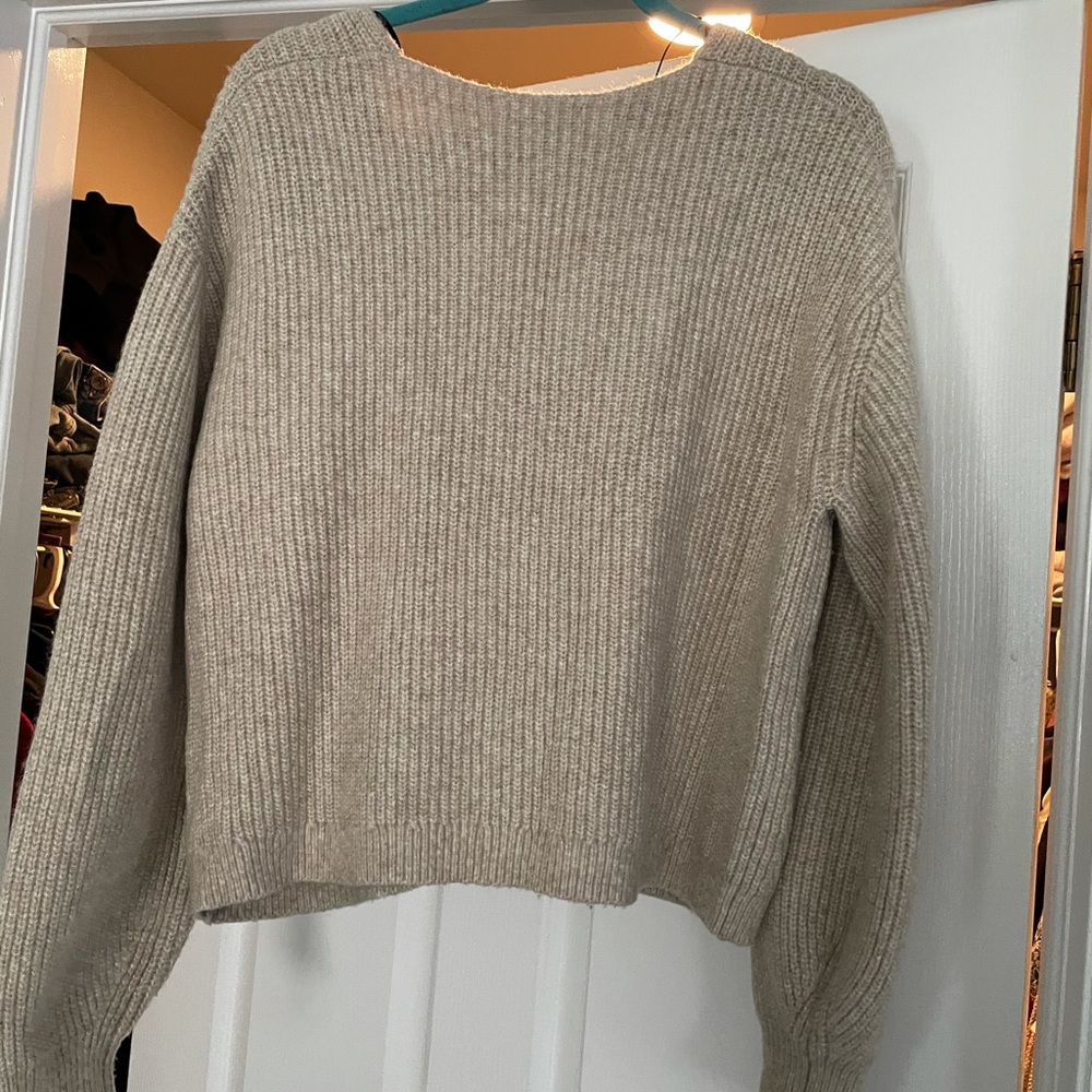 Ladies Sweater - Picture 3 of 4